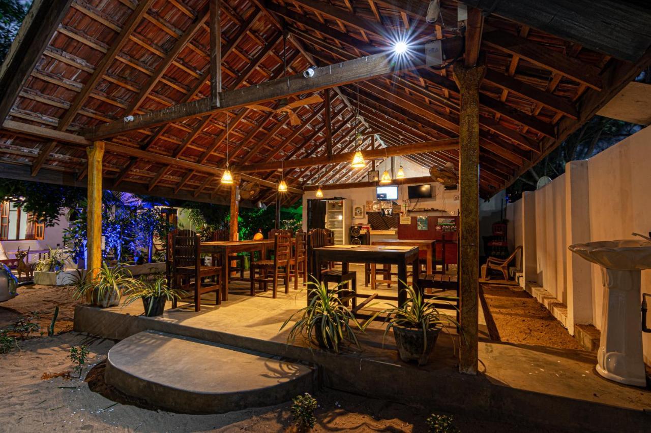 Comfort Beach Hotel Аругам Бей Екстериор снимка