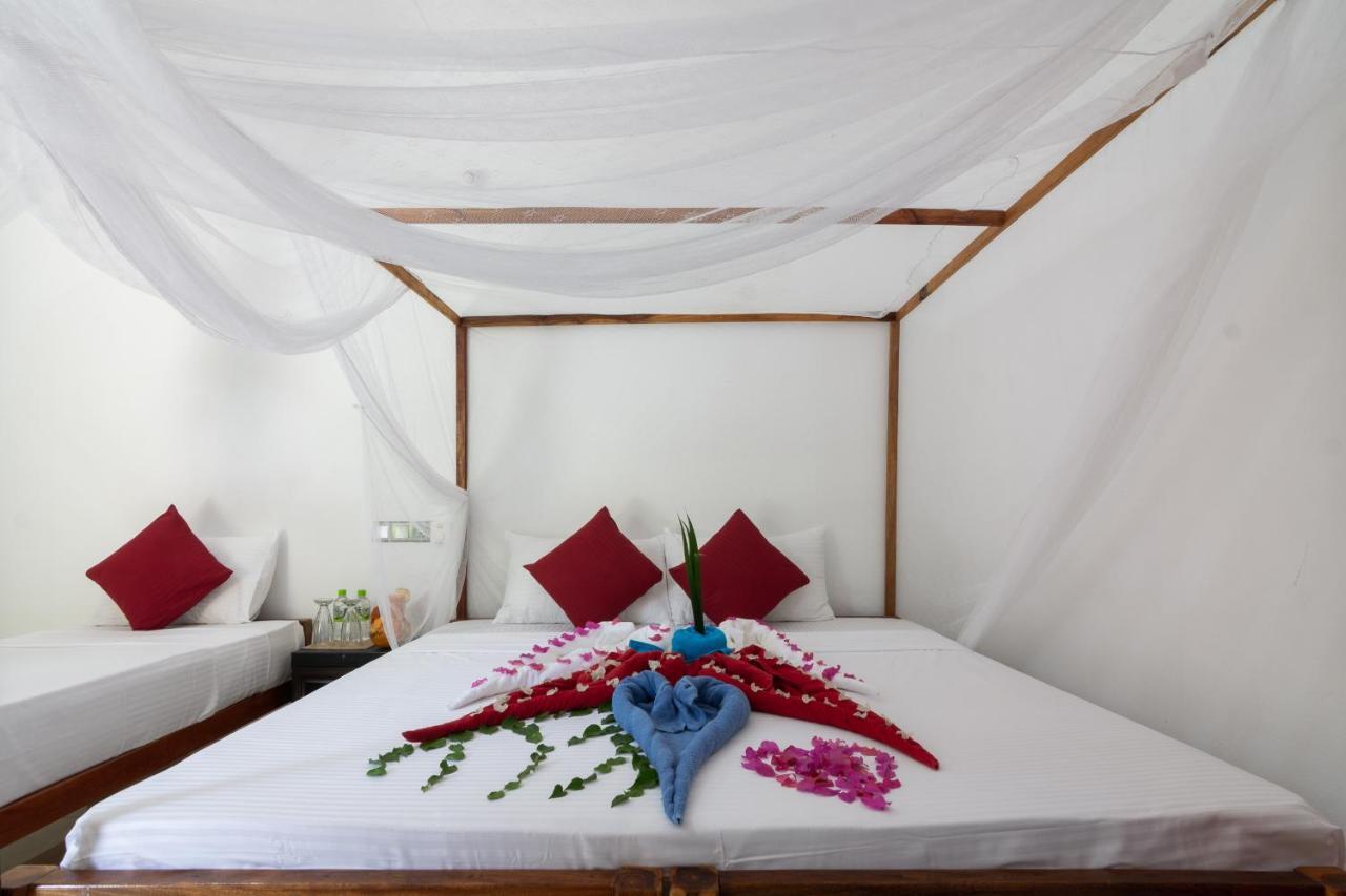 Comfort Beach Hotel Аругам Бей Екстериор снимка