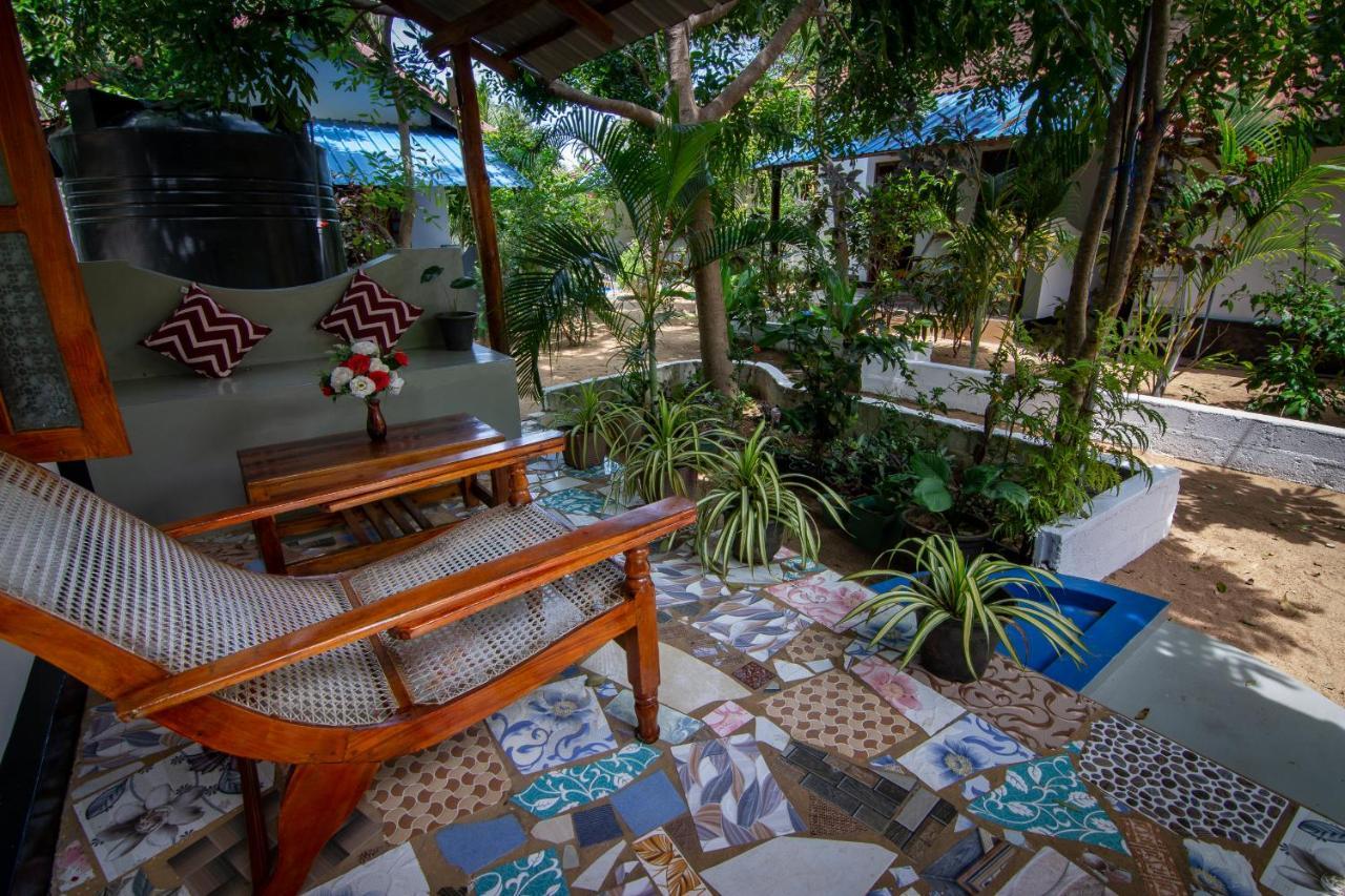 Comfort Beach Hotel Аругам Бей Екстериор снимка