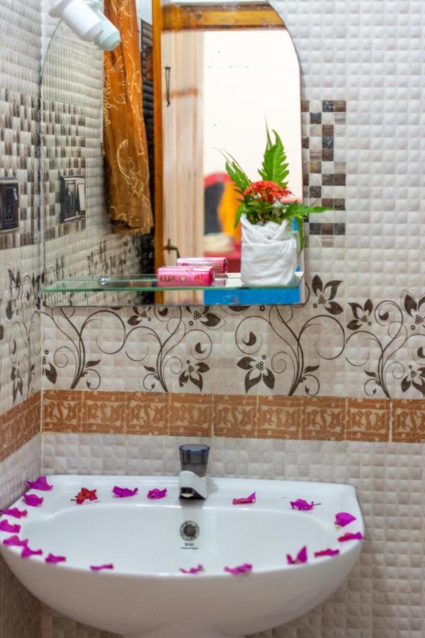Comfort Beach Hotel Аругам Бей Екстериор снимка