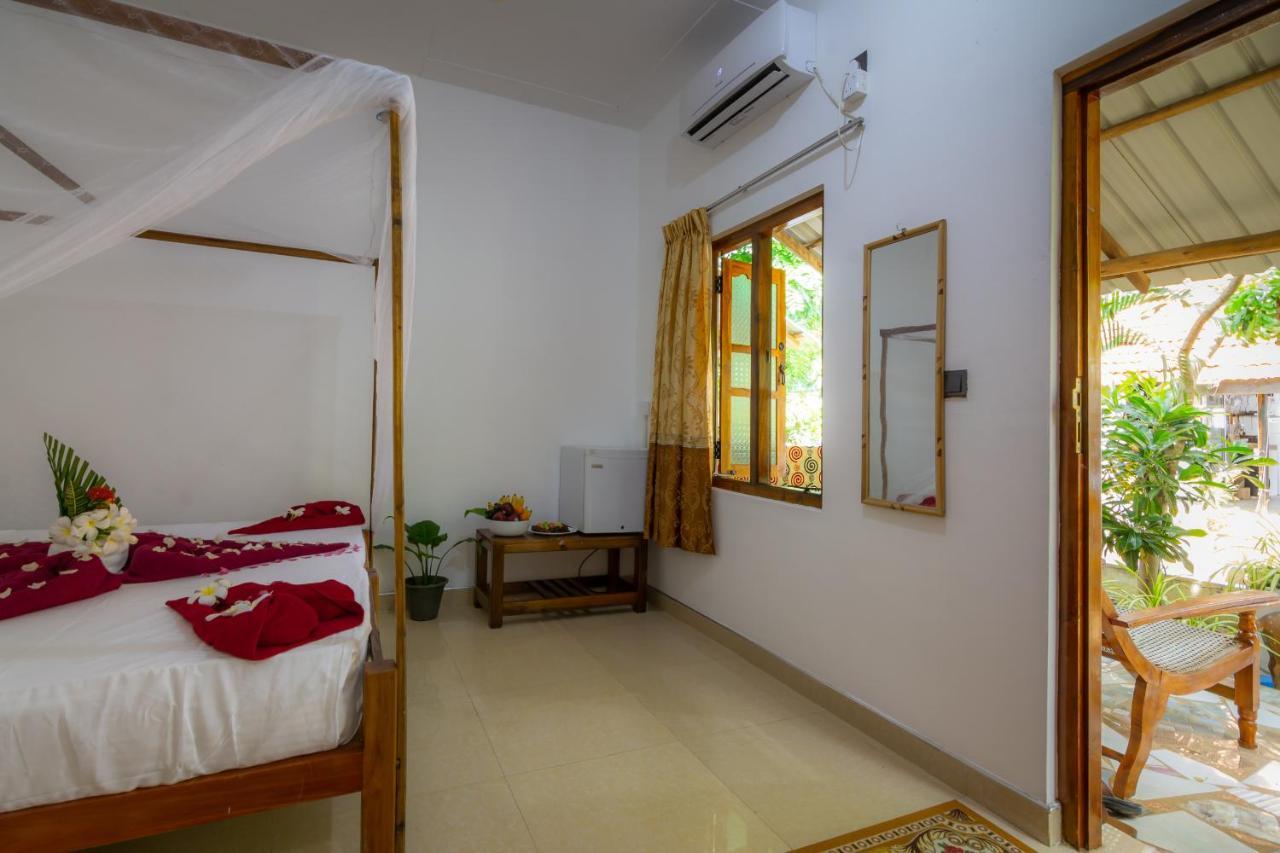 Comfort Beach Hotel Аругам Бей Екстериор снимка