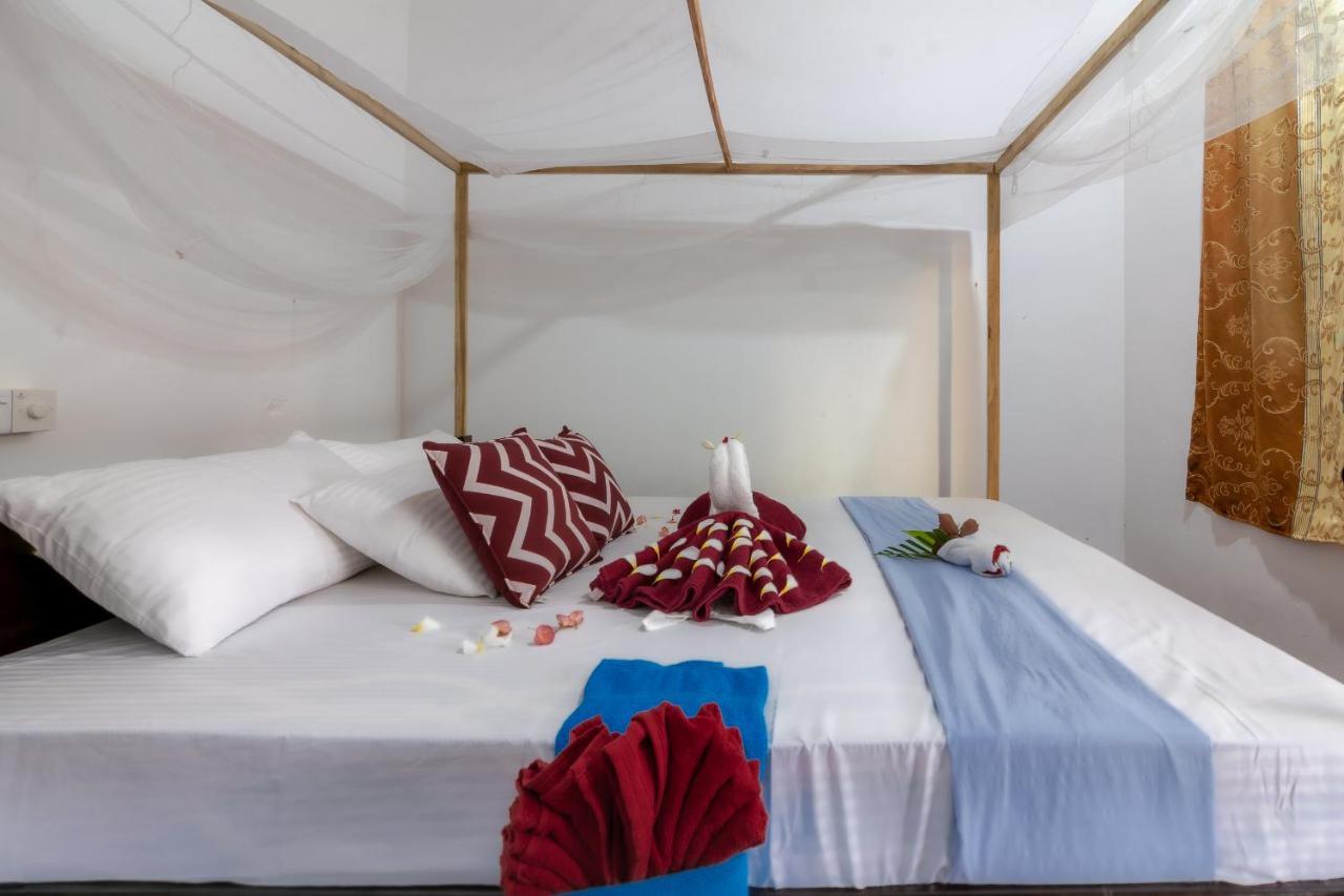 Comfort Beach Hotel Аругам Бей Екстериор снимка
