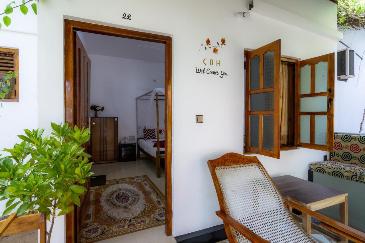 Comfort Beach Hotel Аругам Бей Екстериор снимка
