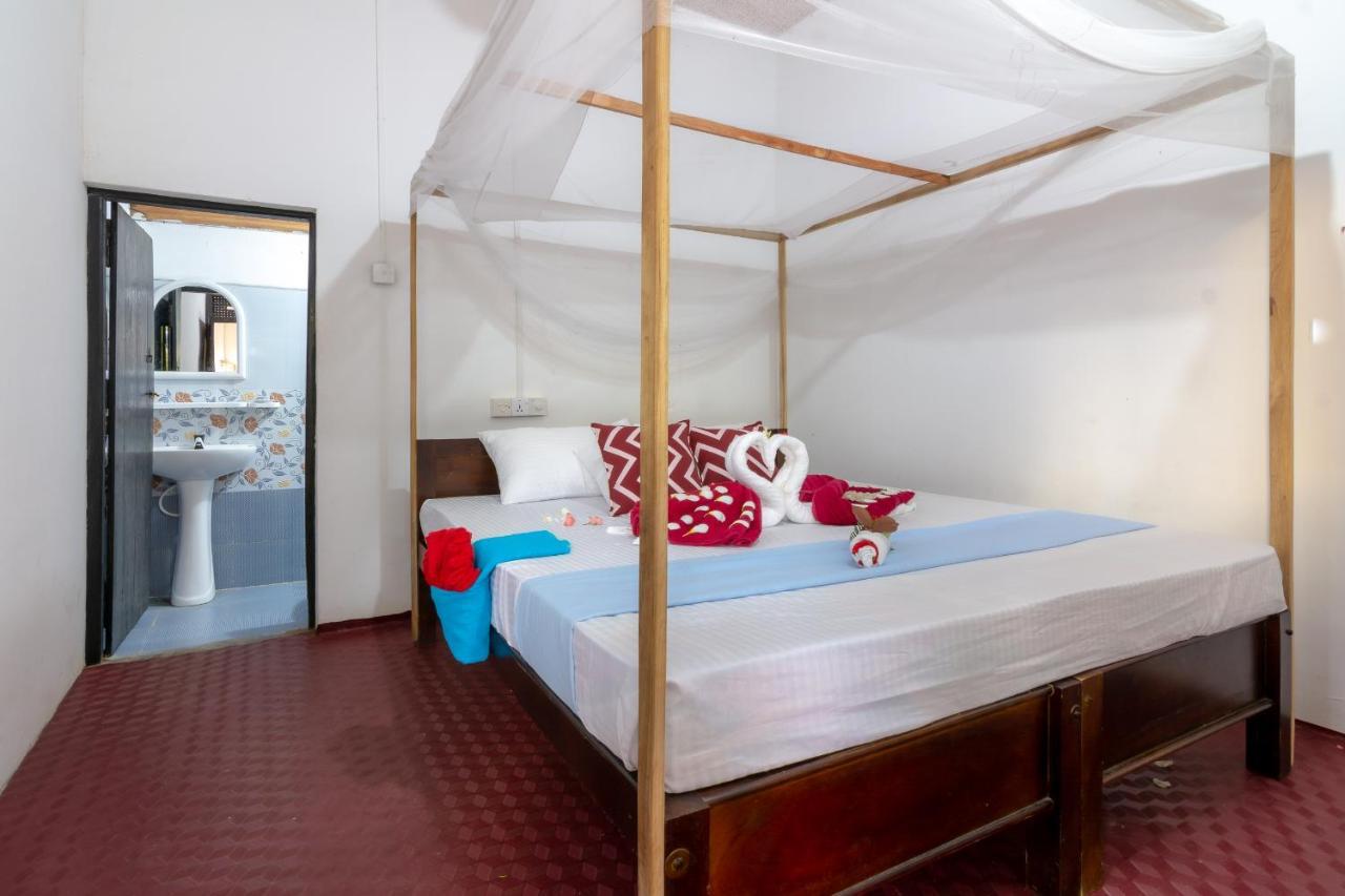 Comfort Beach Hotel Аругам Бей Екстериор снимка