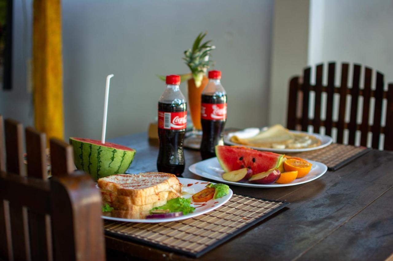 Comfort Beach Hotel Аругам Бей Екстериор снимка