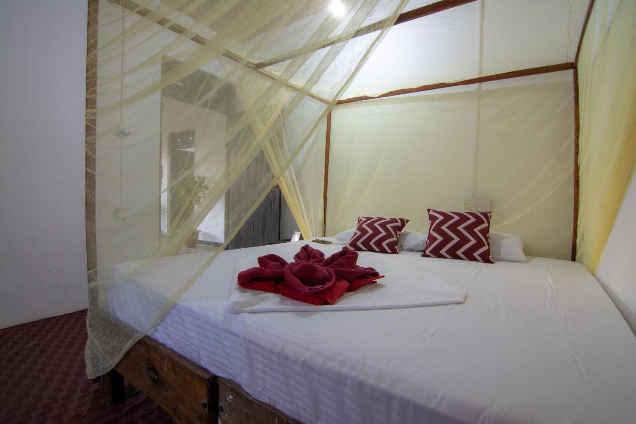 Comfort Beach Hotel Аругам Бей Екстериор снимка