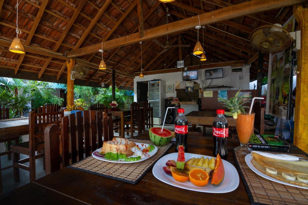 Comfort Beach Hotel Аругам Бей Екстериор снимка