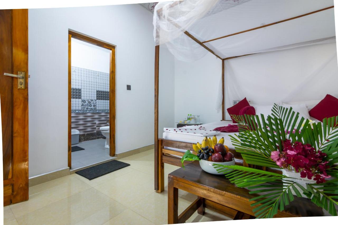 Comfort Beach Hotel Аругам Бей Екстериор снимка